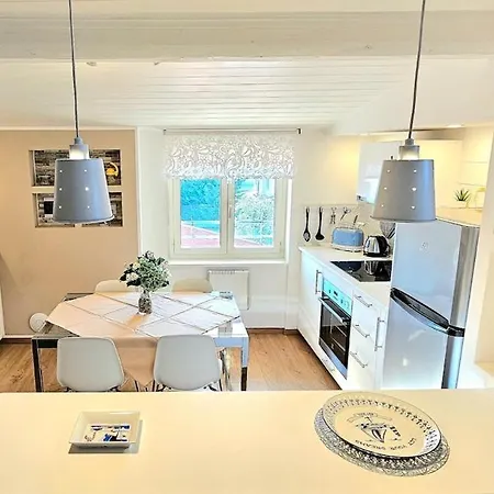 Holiday home Charme E Relax A Dei Marmi Al Mare E Centro
