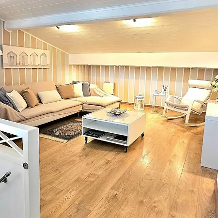 Holiday home Charme E Relax A Dei Marmi Al Mare E Centro *